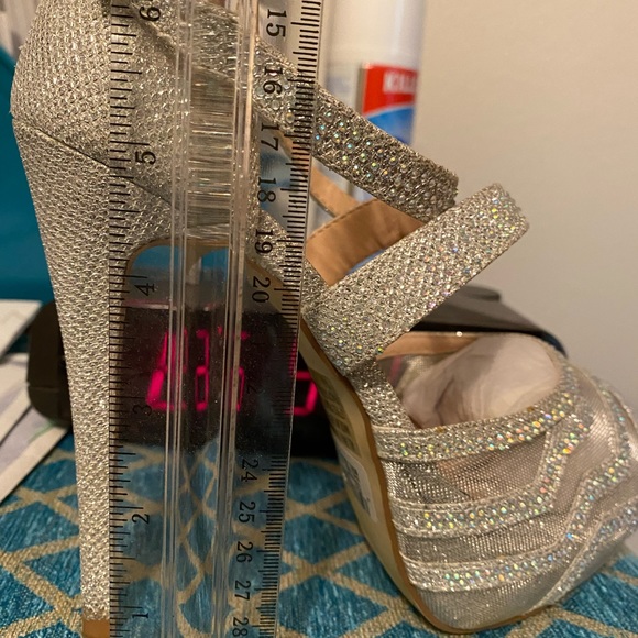 Stiletto silver/see through heels - Picture 5 of 5